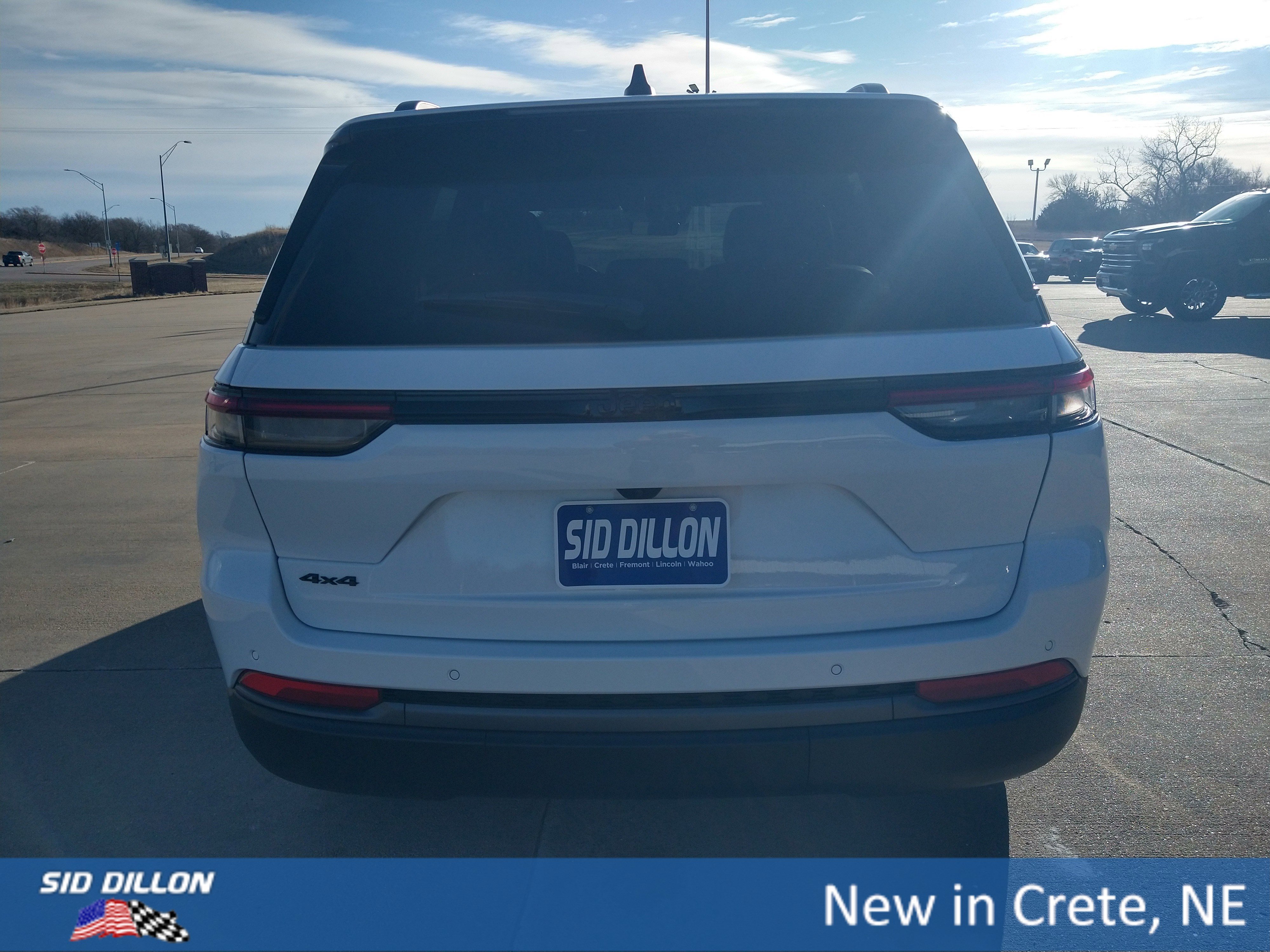 New 2026 Bright White Clearcoat Jeep Laredo Altitude image 16