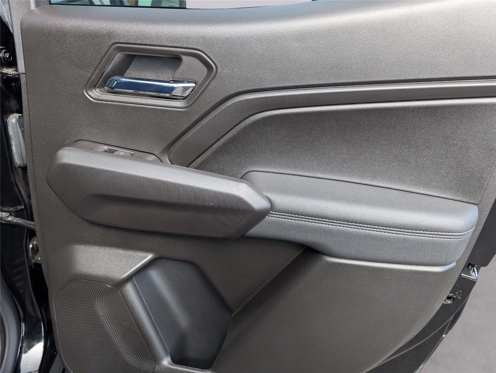 Used 2024 Black Chevrolet LT image 30