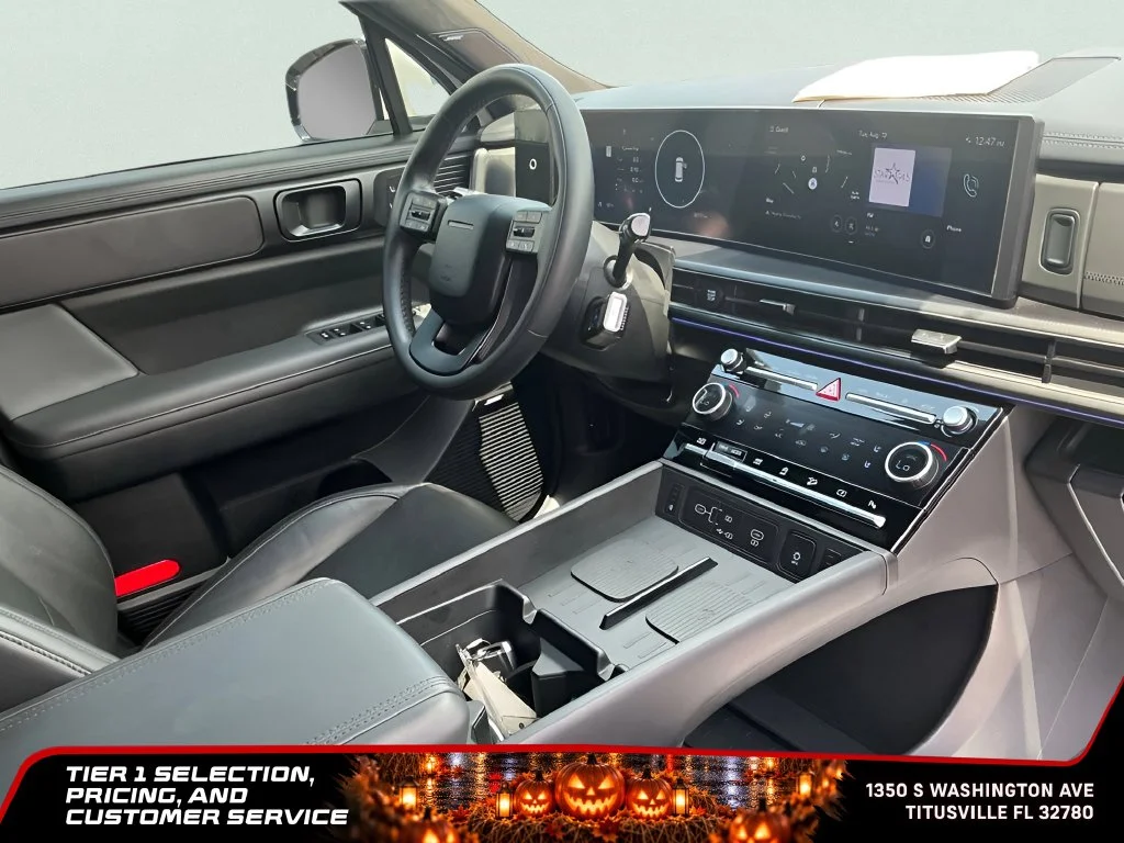 Used 2025 White Hyundai Calligraphy image 17