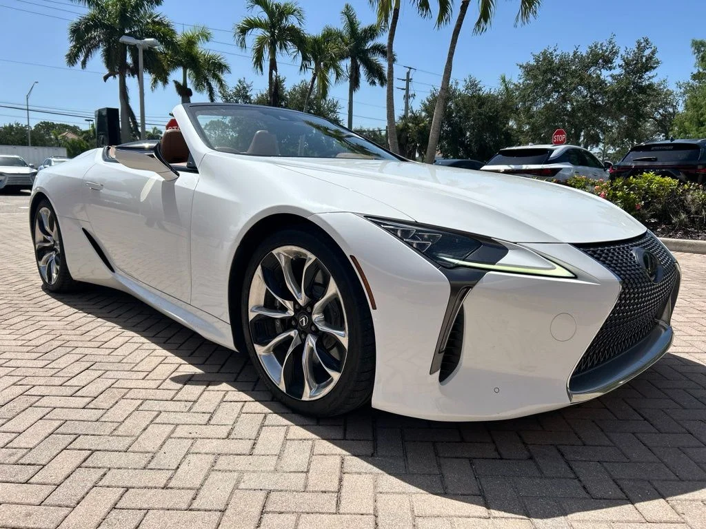 Used 2021 White Lexus 500 image 1
