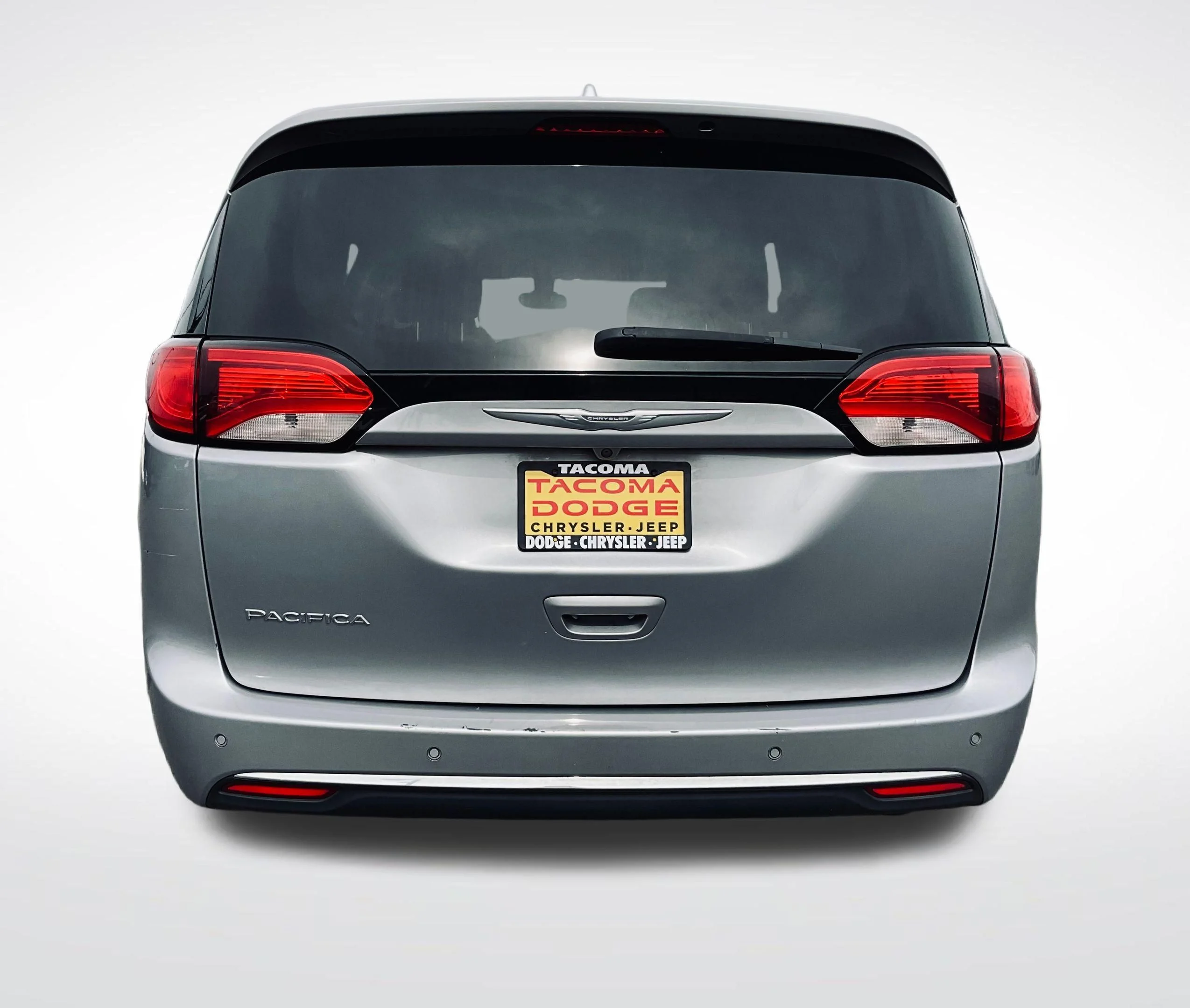 Used 2017 Silver Chrysler Touring L image 4