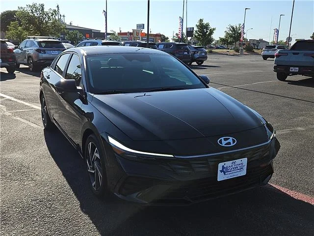 Used 2024 Black Hyundai Limited (IVT) image 6