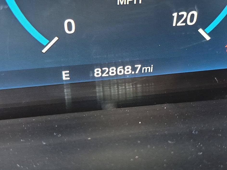 Used 2023 Gray Metallic Ford Platinum image 22