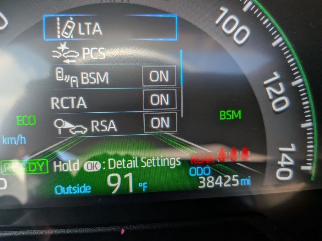 Used 2025  Toyota XLE Premium image 17