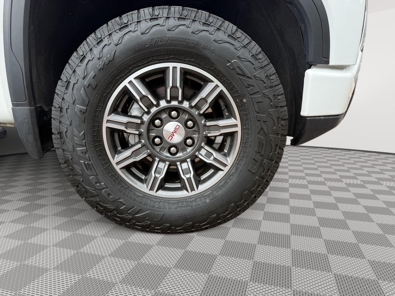 Used 2024 Summit White GMC AT4 image 24