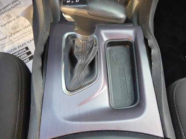 Used 2015 Silver Dodge SE image 19