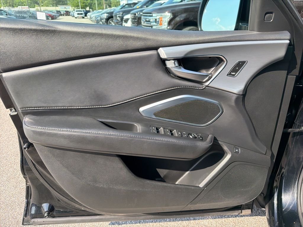 Used 2023  Acura Base image 11