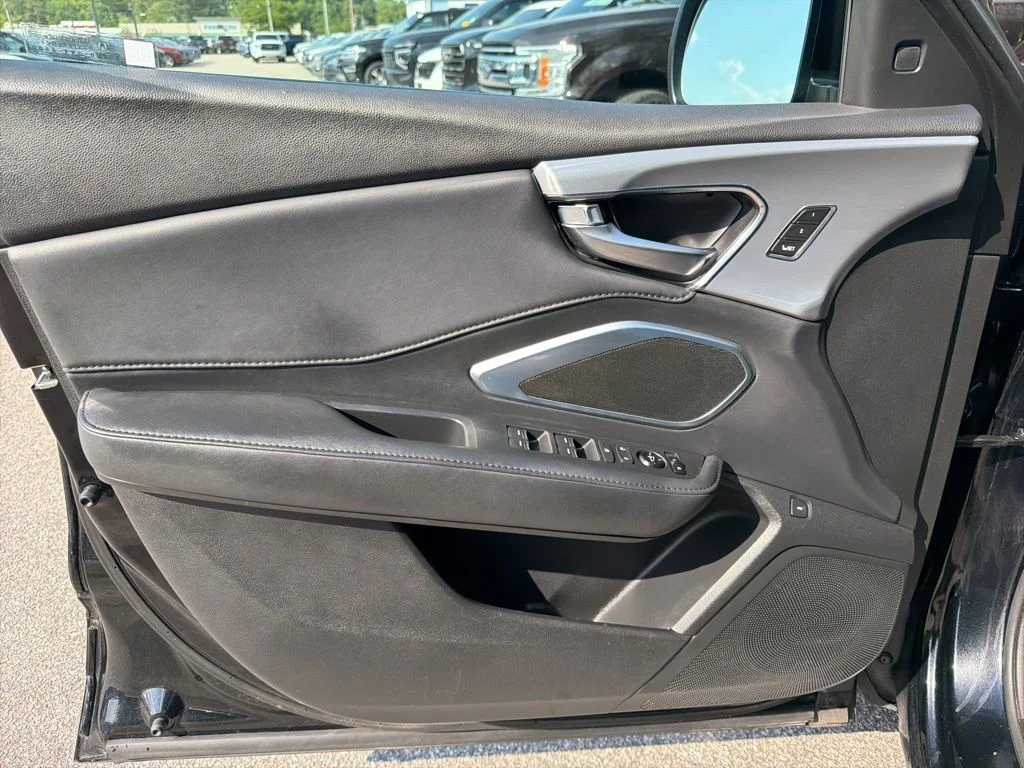 Used 2023  Acura Base image 11