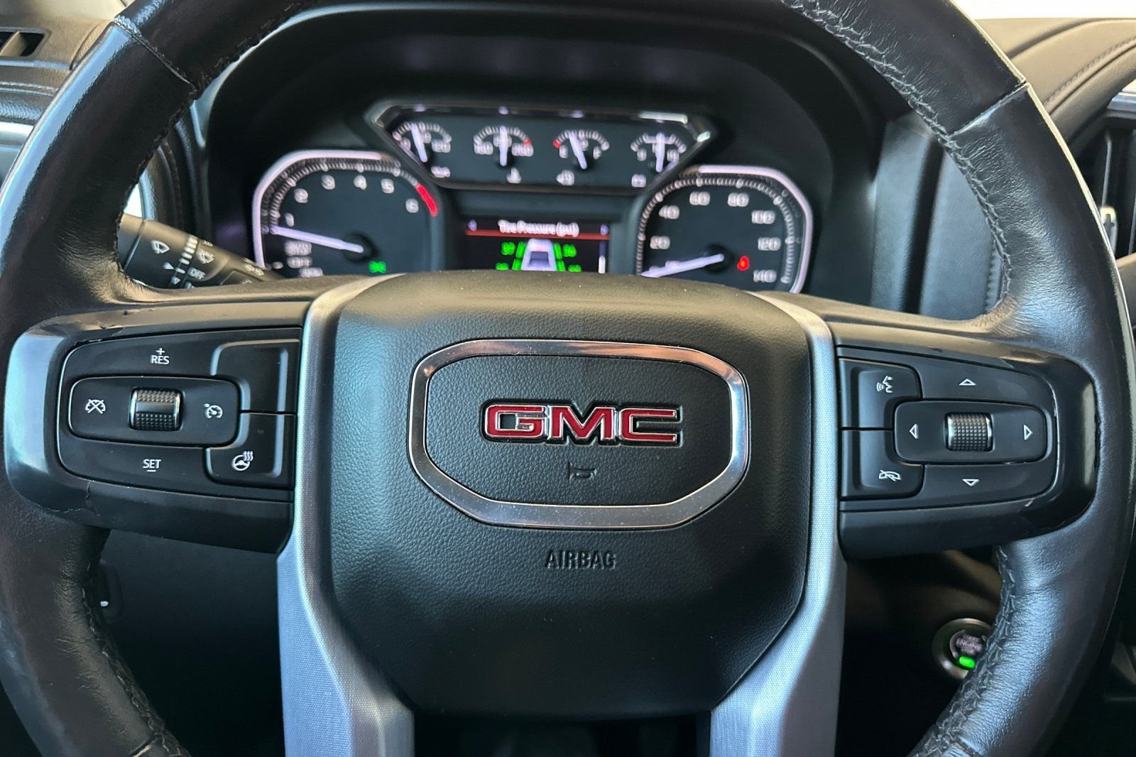 Used 2020 Black GMC Elevation image 23
