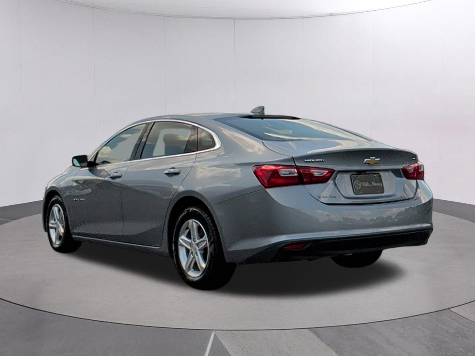 Used 2023 Sterling Gray Metallic Chevrolet LT image 3