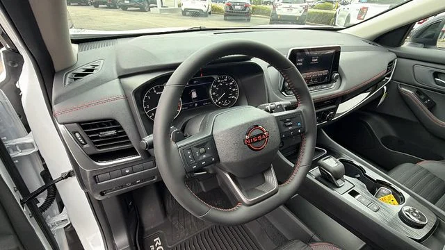 New 2026 Everest White Pearl TriCoat Nissan Rock Creek® image 32