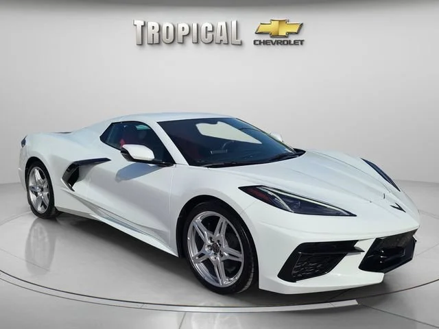 Used 2025 Arctic White Chevrolet 1LT image 8