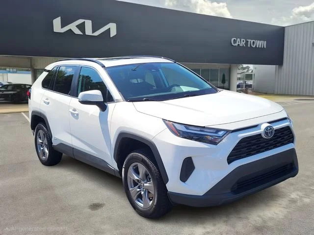 2022 Toyota RAV4 Hybrid XLE