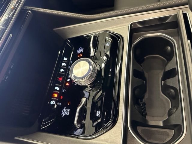 New 2026 Fathom Blue Pearlcoat Jeep Upland image 21