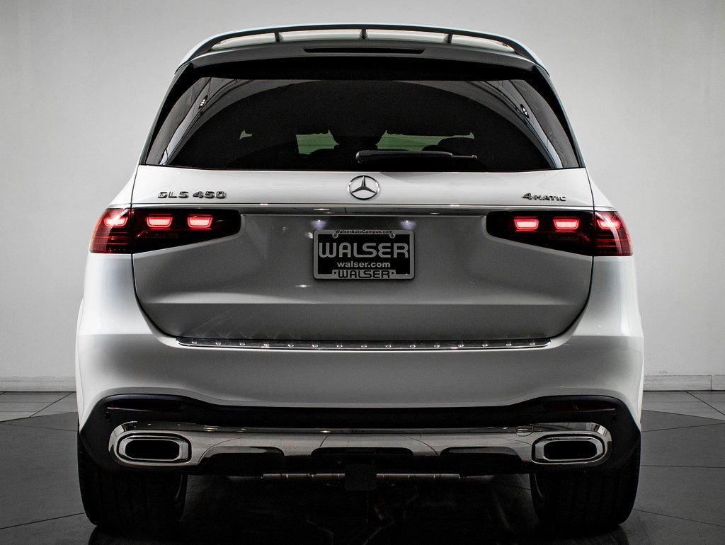 New 2026 MANUFAKTUR Moonlight White Metallic Mercedes-Benz GLS 450 image 10
