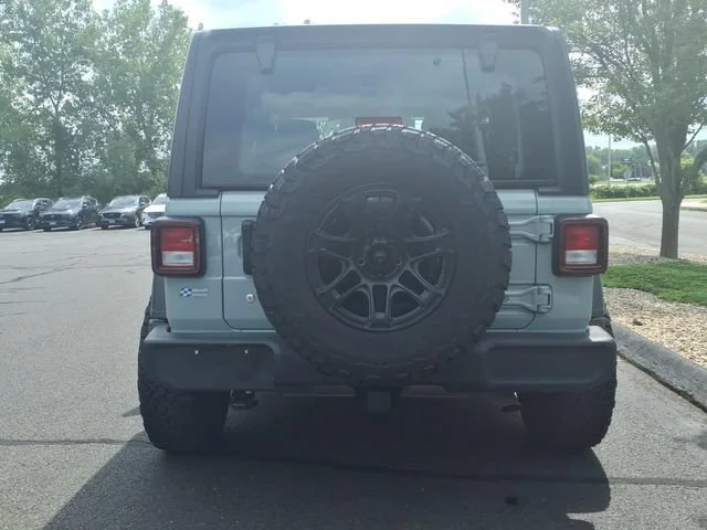 Used 2024 Gray Jeep Sport image 6