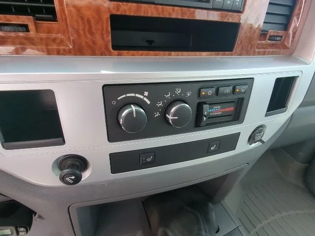 Used 2006 Red Dodge Laramie image 18