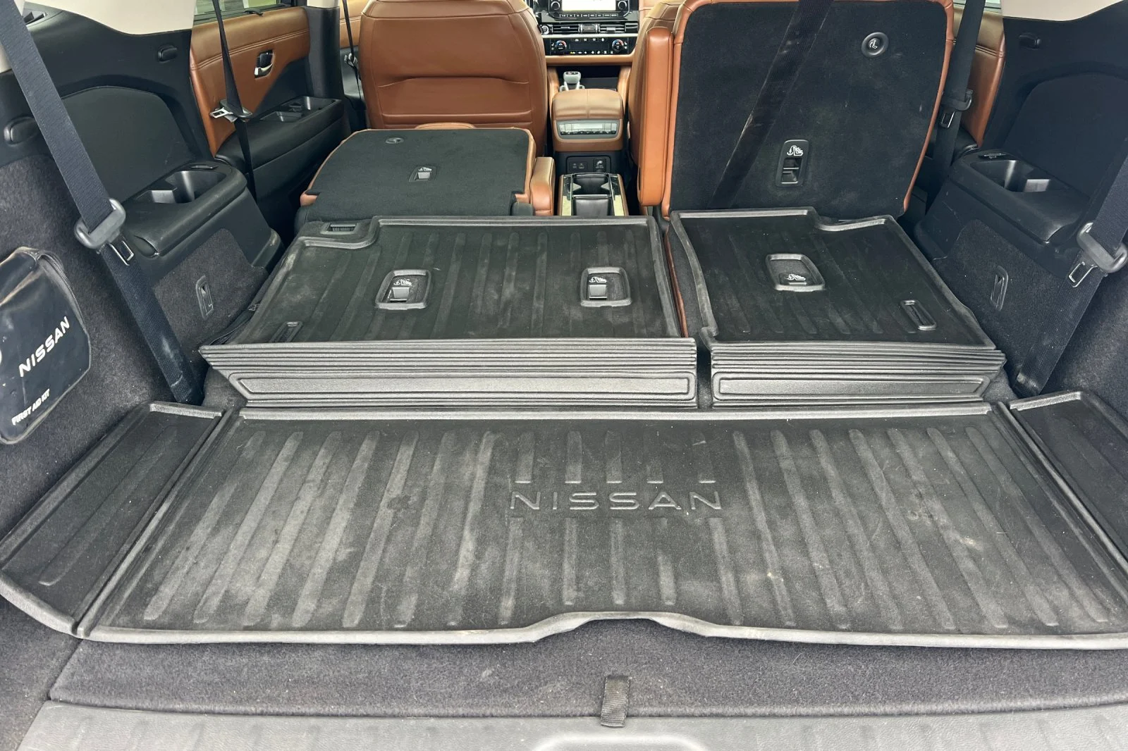 Used 2024 Boulder Gray Pearl Nissan Platinum image 17