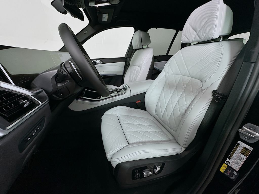 Used 2026 Black Sapphire Metallic BMW xDrive50e image 16