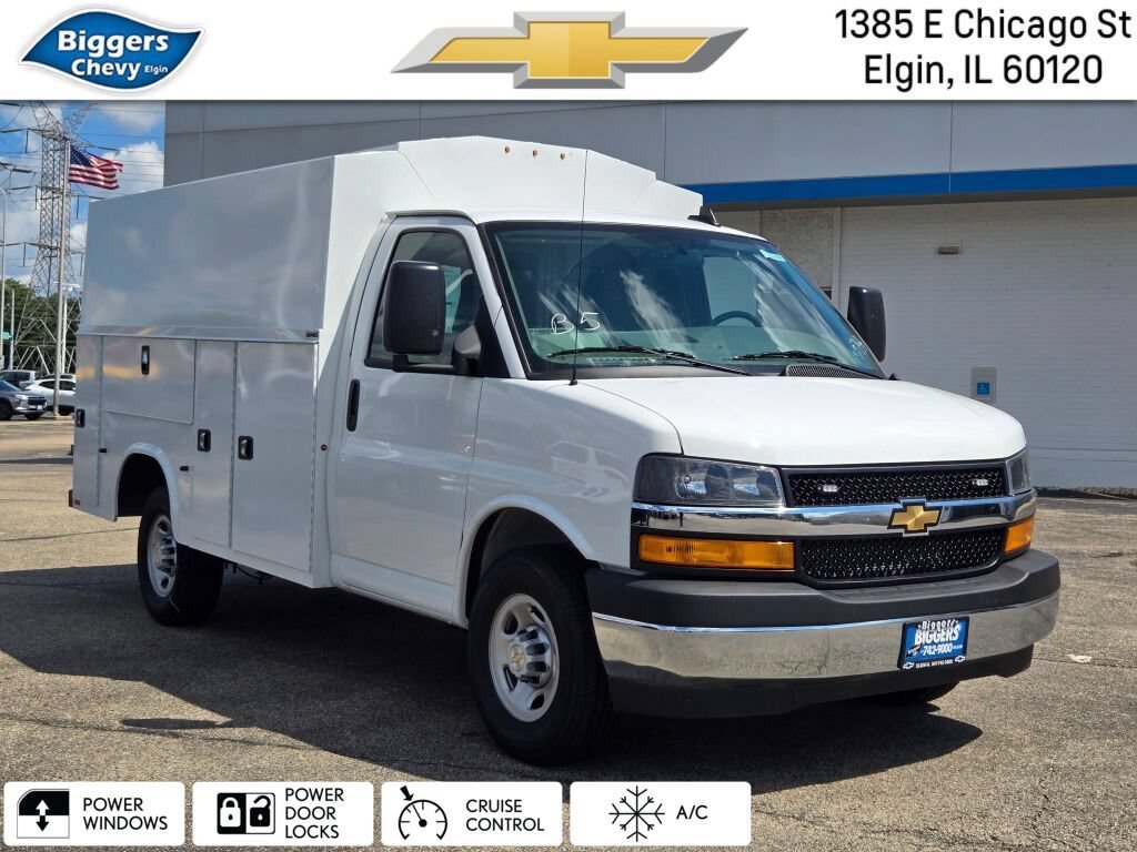 2026 Chevrolet Express Cutaway Base