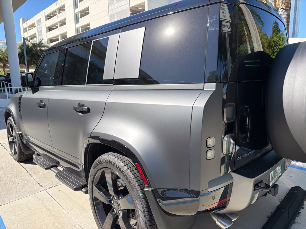 Used 2026 Carpathian Gray Premium Metallic Land Rover V8 image 5