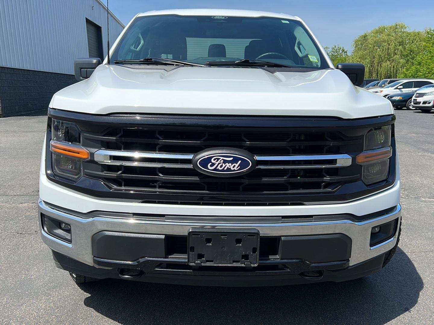 Used 2025 Oxford White Ford XLT image 12