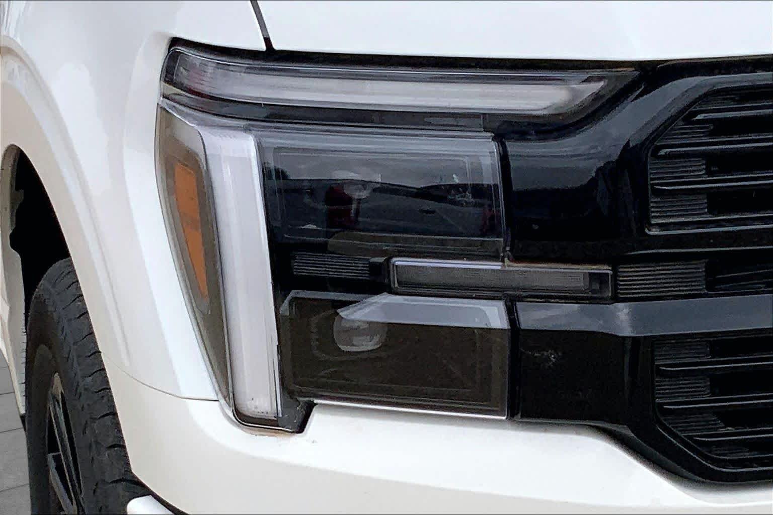 New 2026 Star White Metallic Tri-Coat Ford Platinum image 13