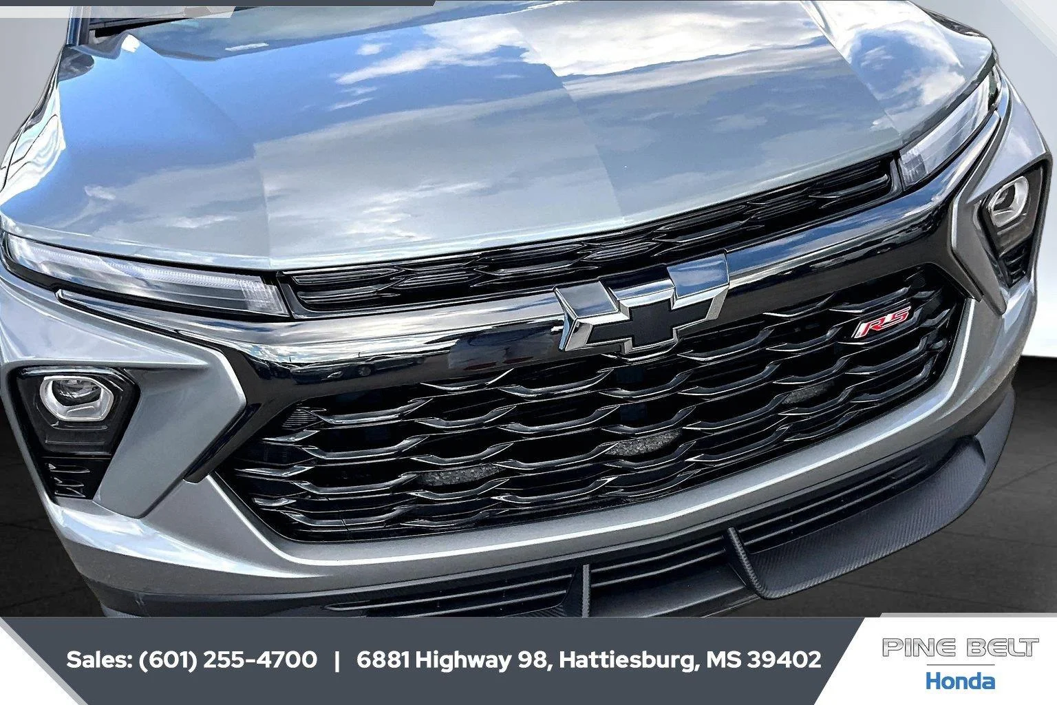 Used 2025 Sterling Gray Metallic Chevrolet RS image 22