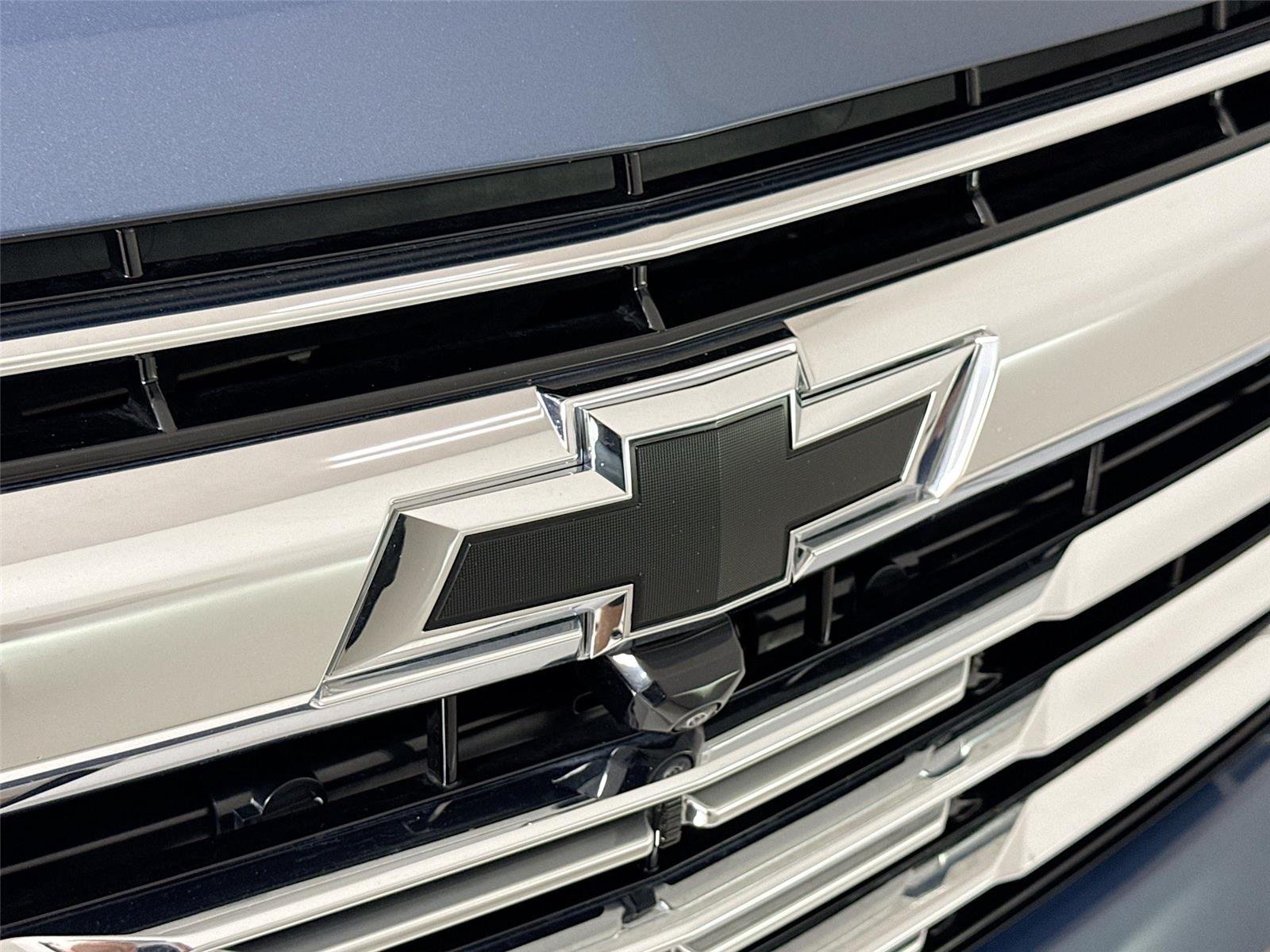 Used 2025 Lakeshore Blue Metallic Chevrolet Premier image 40