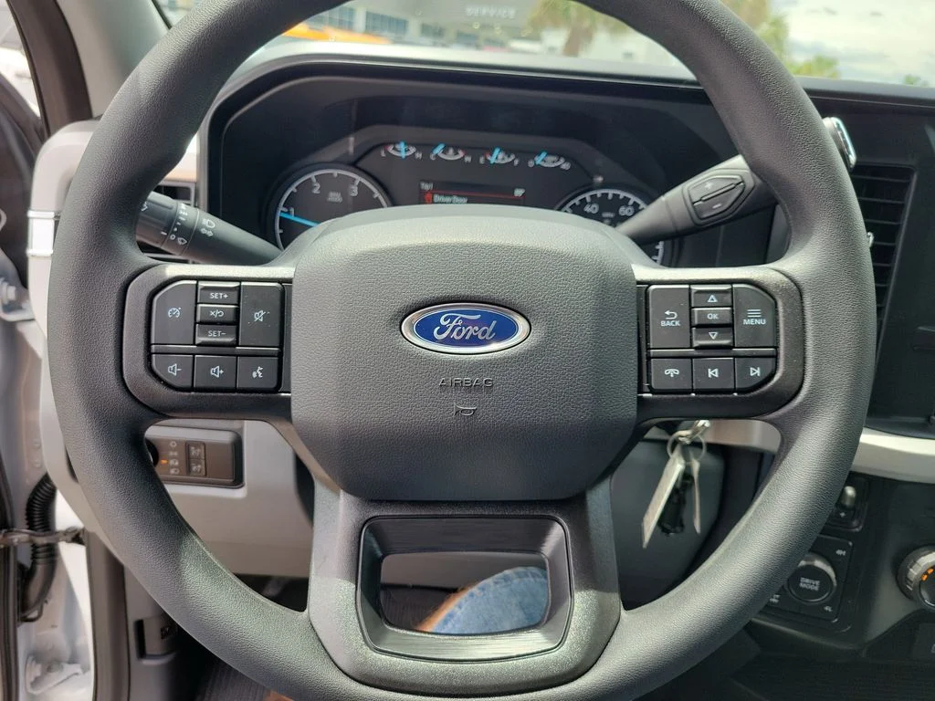 New 2026 Oxford White Ford F-350® XL image 18