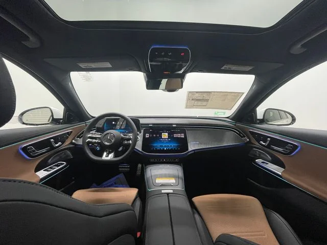 New 2026 MANUFAKTUR Moonlight Whit Mercedes-Benz E 53 AMG® image 21