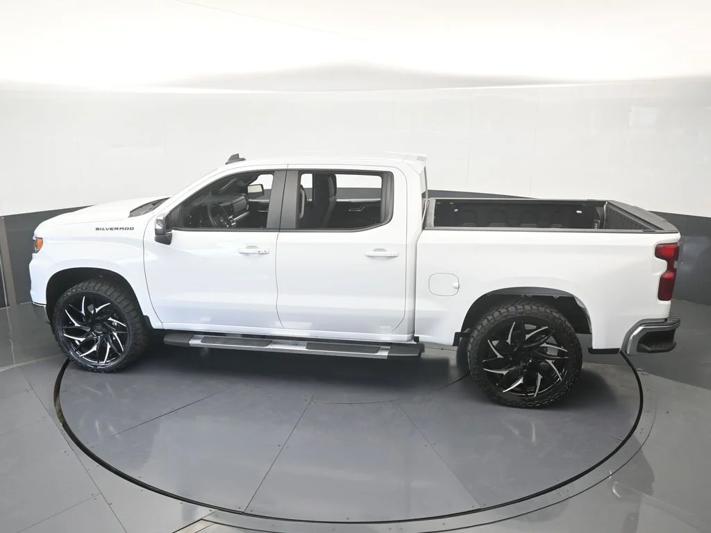 Used 2026 Summit White Chevrolet LT image 50