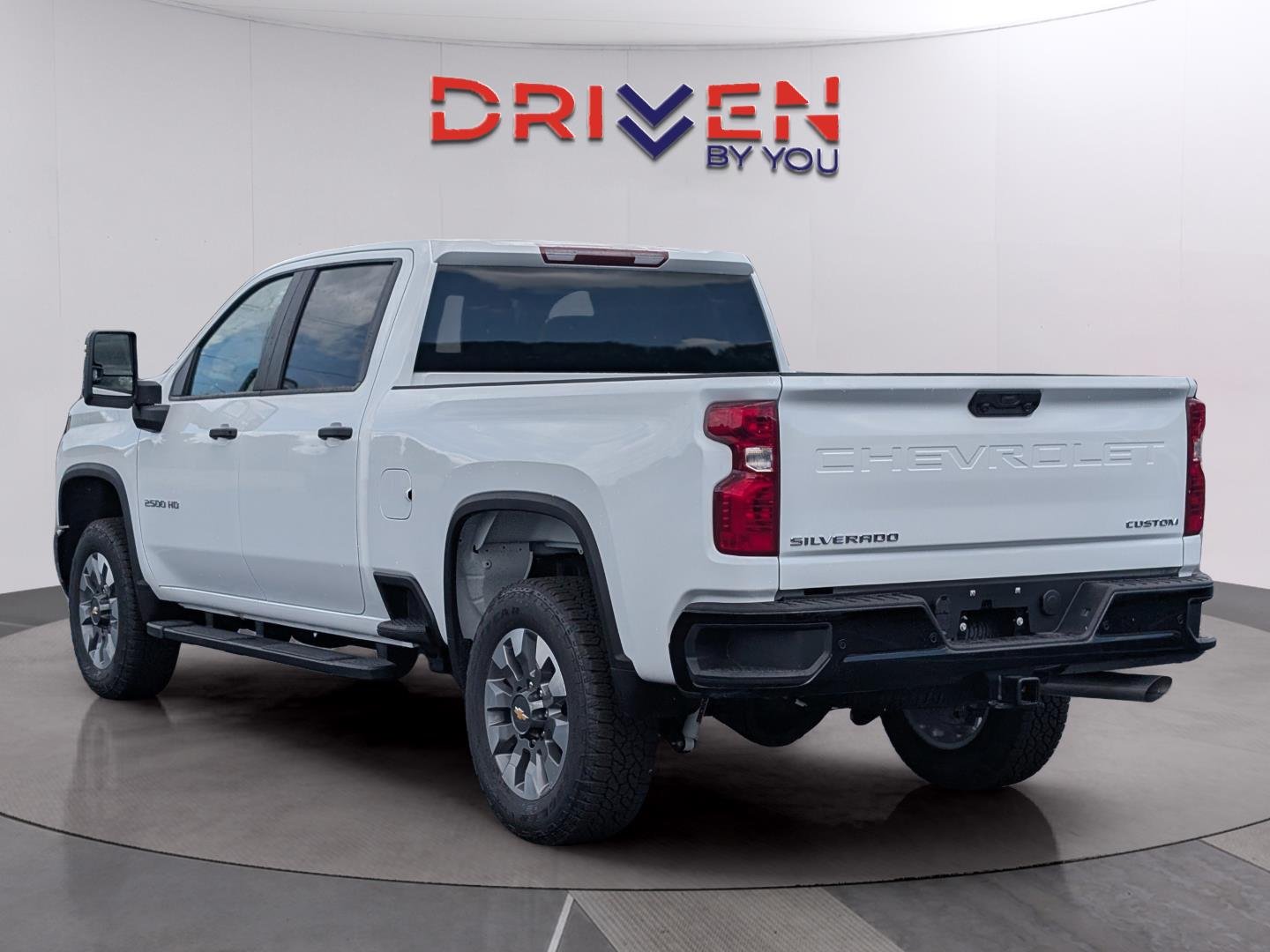 New 2026 Summit White Chevrolet Custom image 3