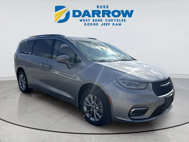 Used 2021 Silver Chrysler Touring L image 7