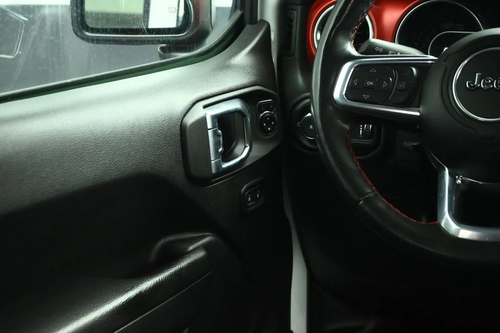 Used 2023 White Jeep Rubicon image 41