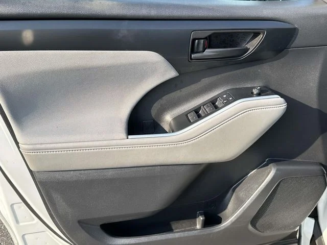 Used 2020 Blizzard Pearl Toyota LE image 17
