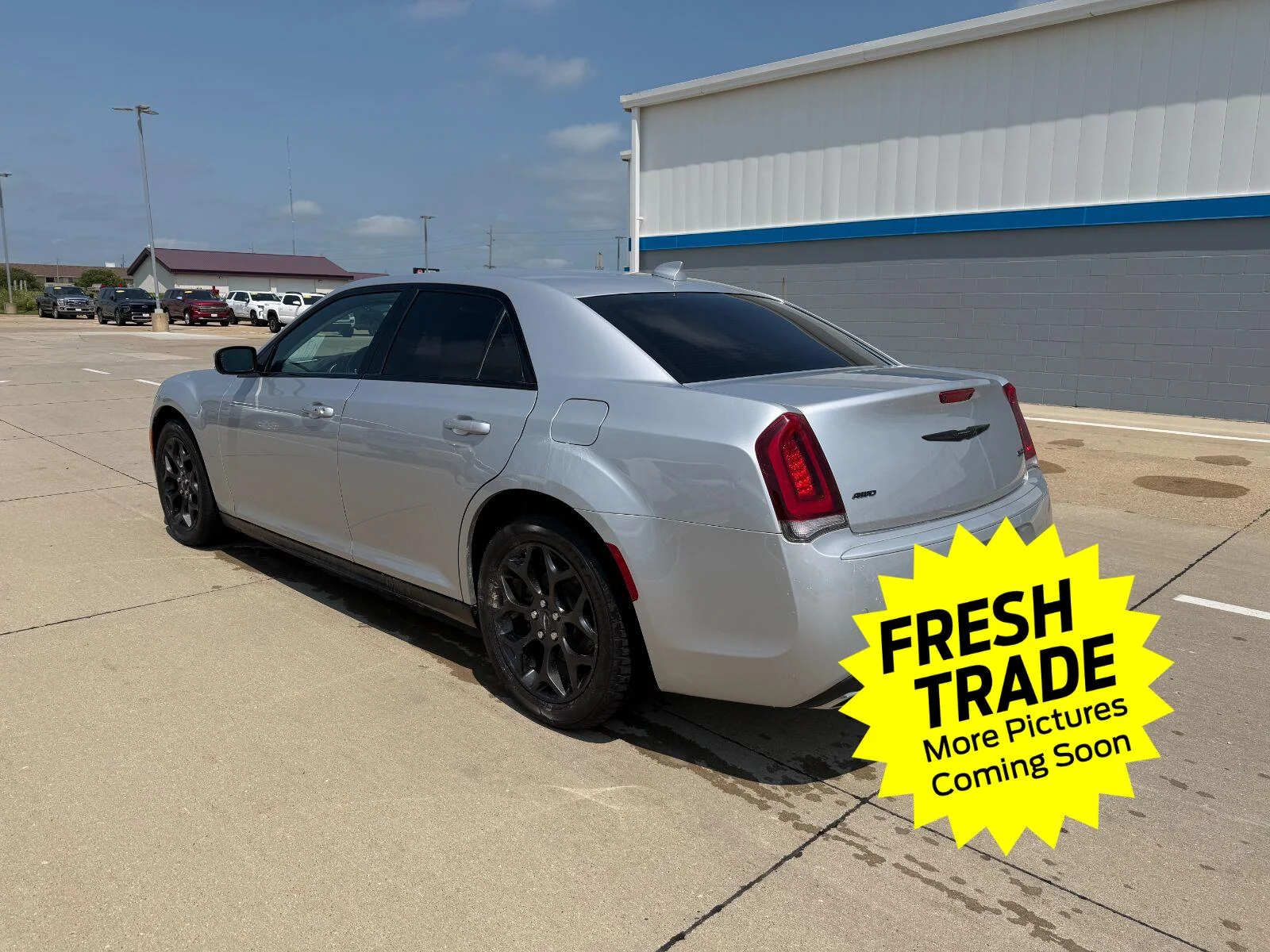 Used 2021 Silver Mist Clearcoat Chrysler Touring L image 2