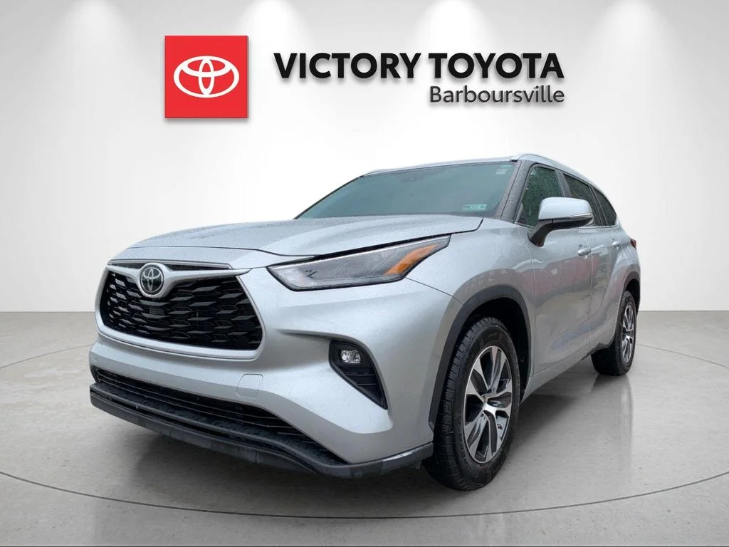 Used 2023 Silver Toyota XLE image 1