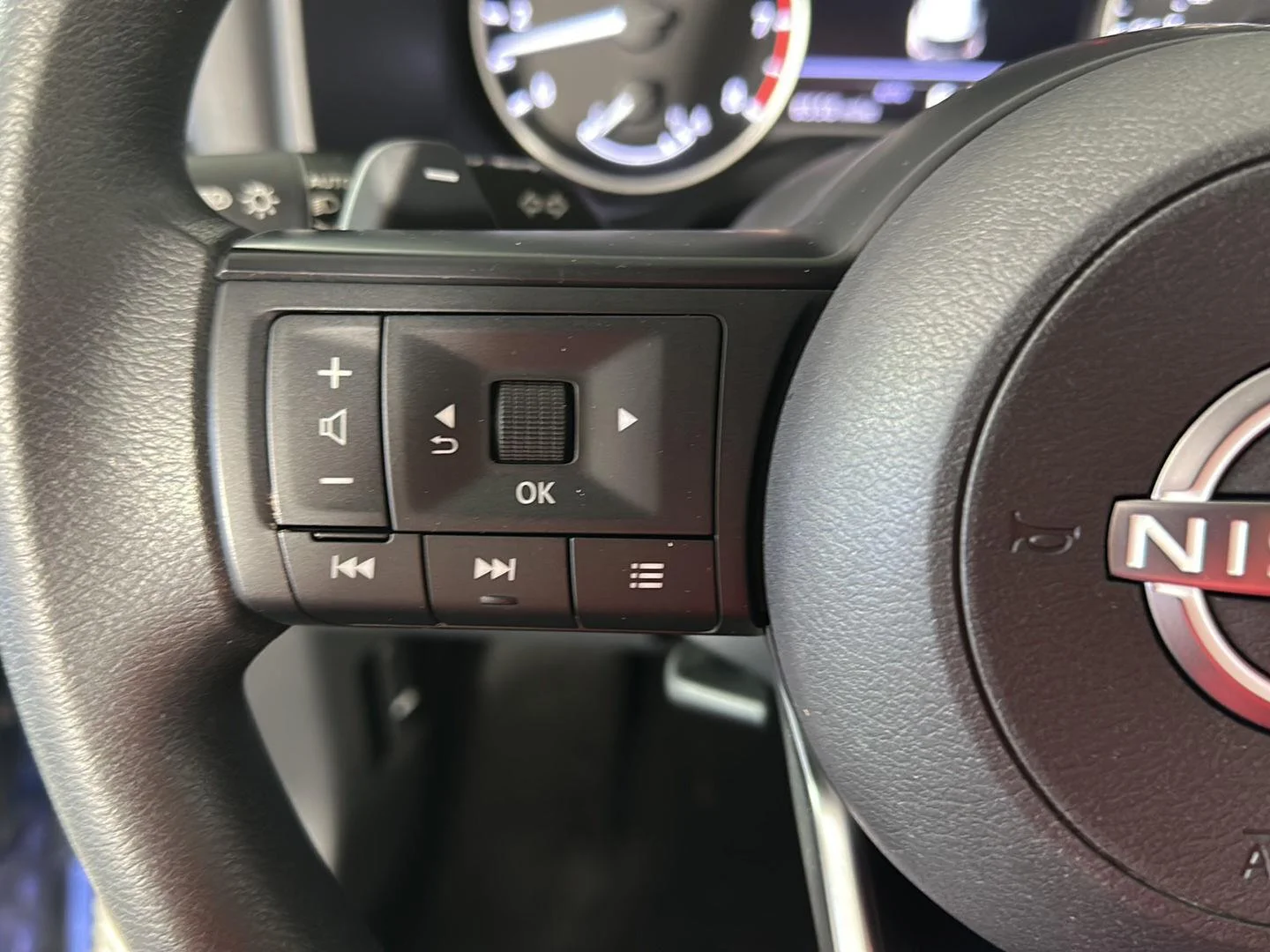 Used 2022 Caspian Blue Metallic Nissan S image 21