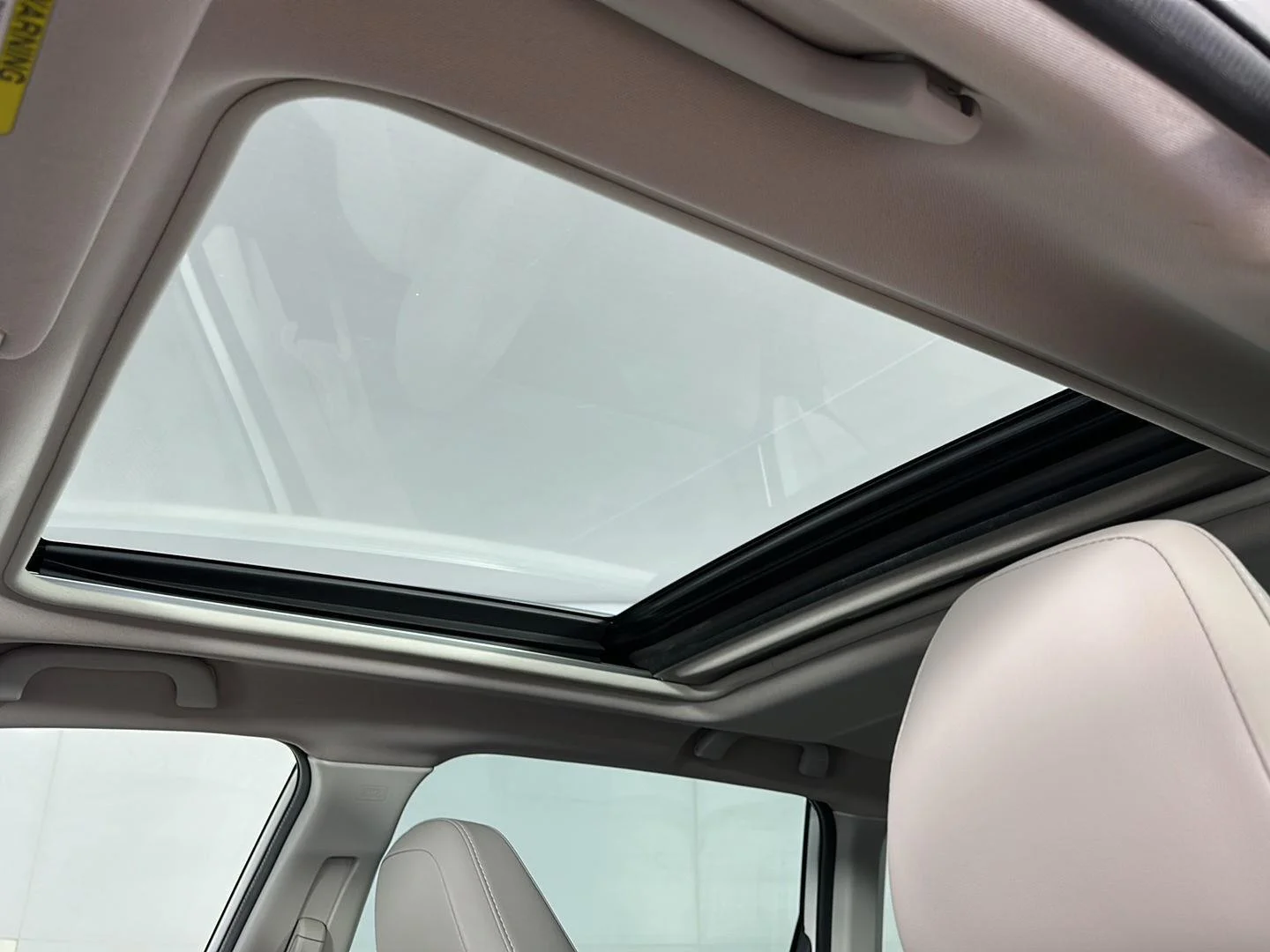 Used 2020 Crystal White Pearl Subaru Limited image 6