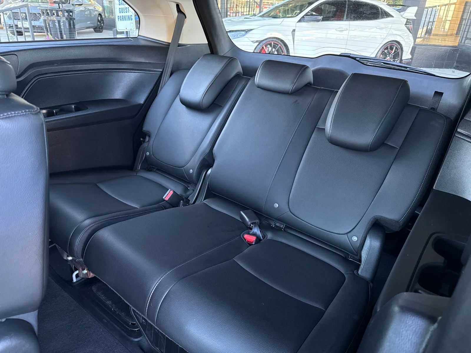 Used 2025 Solar Silver Metallic Honda EX-L image 15