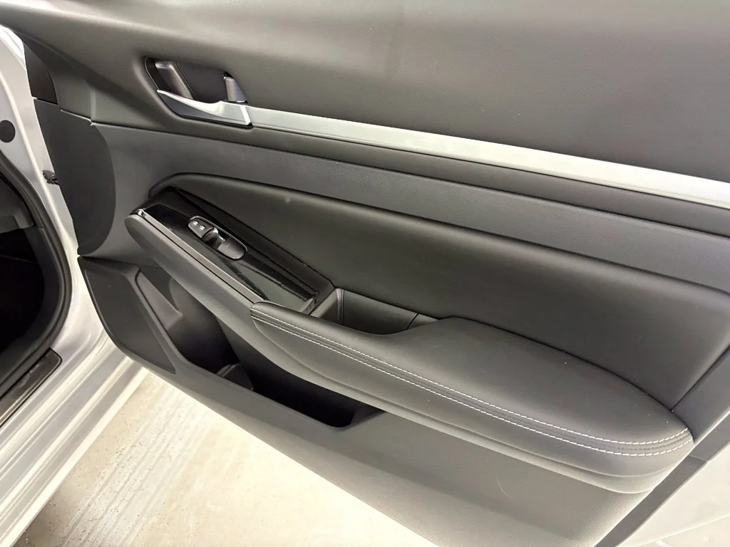Used 2024 Silver Nissan 2.5 SL image 35