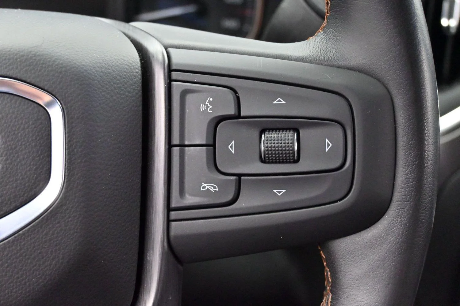 Used 2020 CARBON BLACK METALLIC GMC AT4 image 19