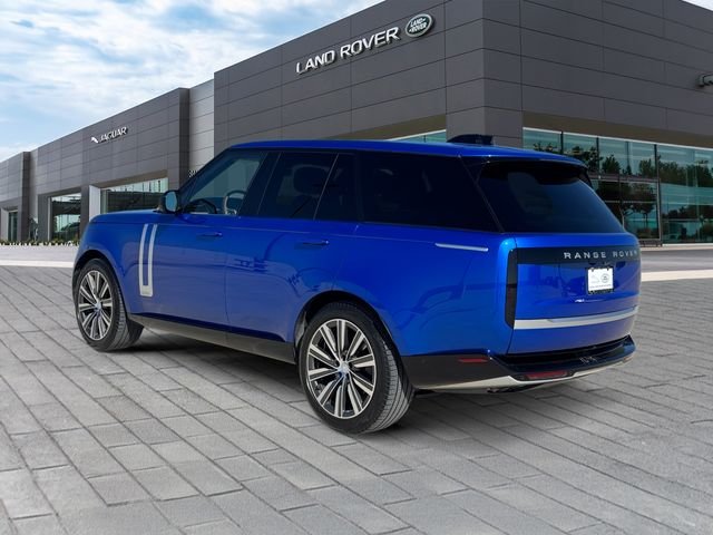 Certified Used 2025 Velocity Blue SV Bespoke Ultra Gloss Land Rover Autobiography image 3
