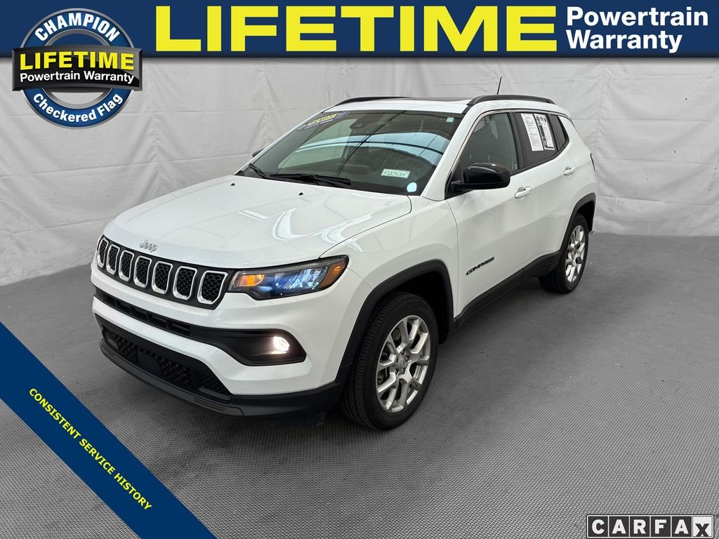 2023 Jeep Compass Latitude Lux 4X4's photo