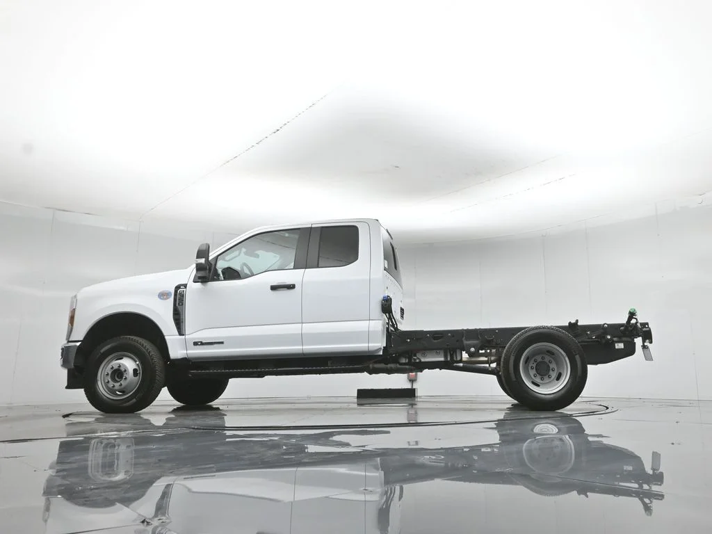New 2025 White Ford XL image 48