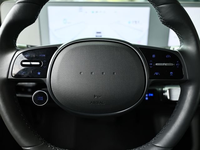 Used 2024 Atlas White Hyundai SEL image 32