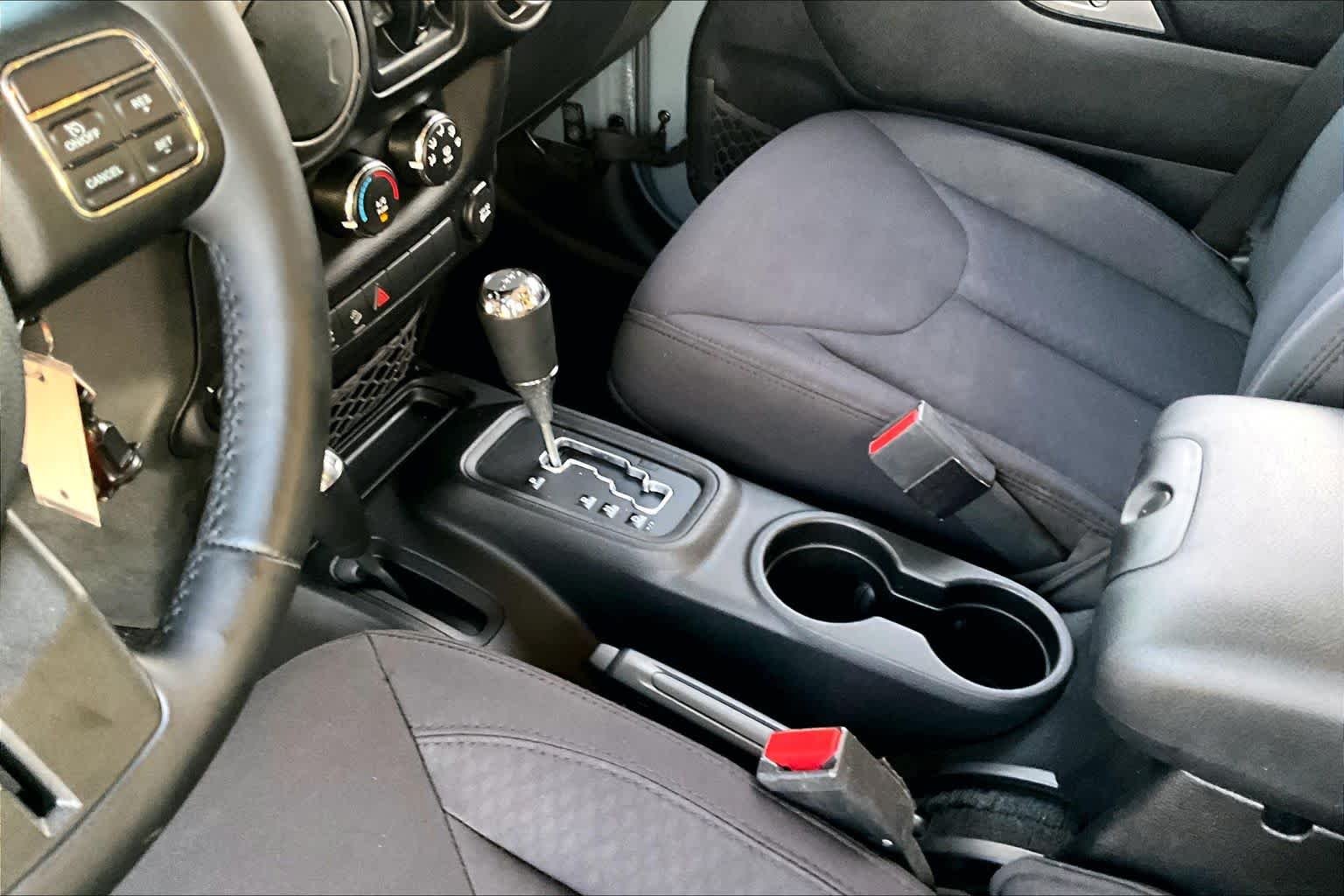 Used 2015 Anvil Clearcoat Jeep Sport image 17