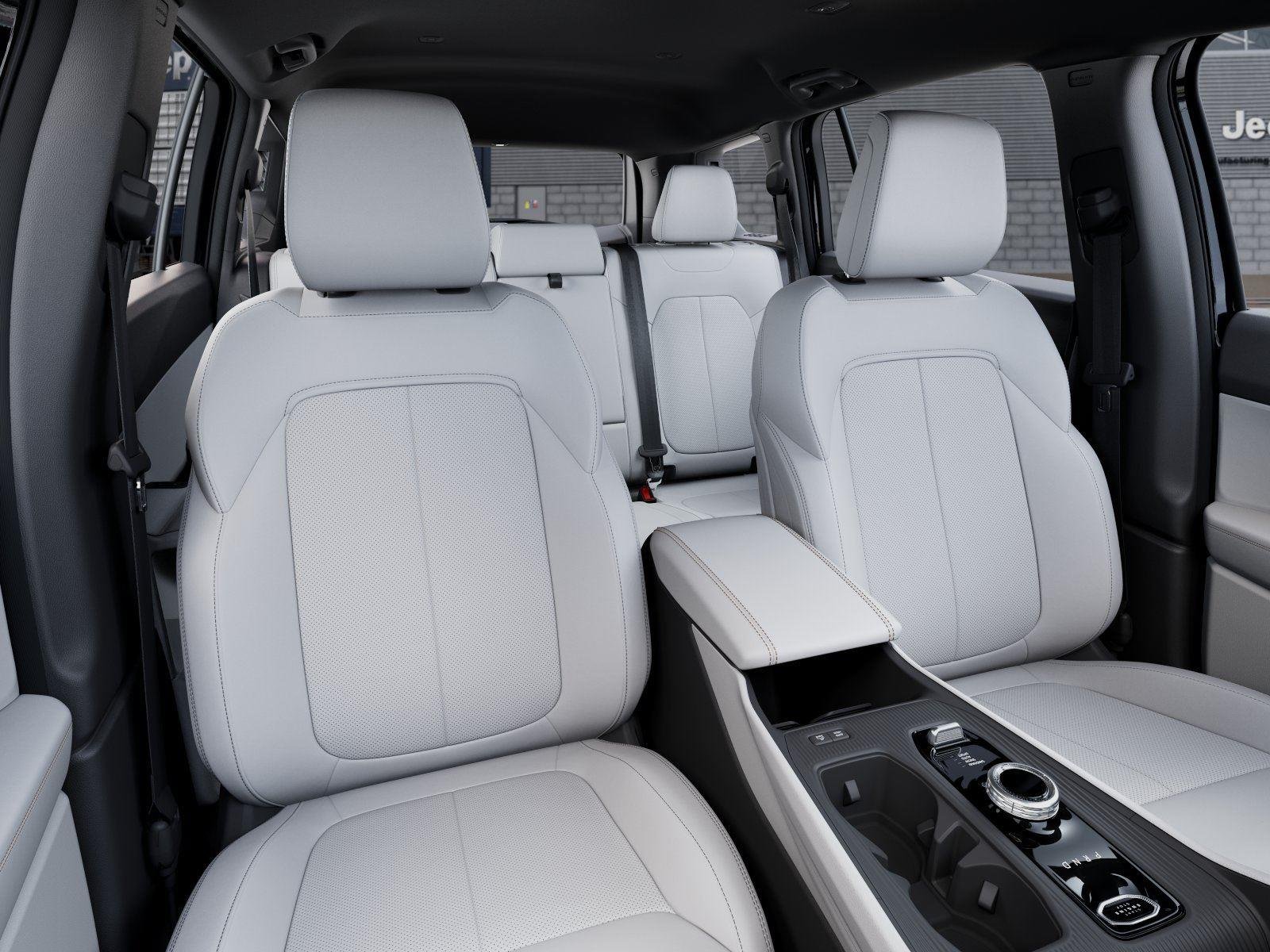 New 2026 Diamond Black Crystal Pearl-Coat Exterior Paint Jeep Limited image 16