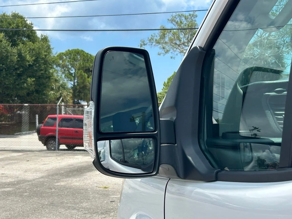 Certified Used 2025 Oxford White Ford XLT image 16
